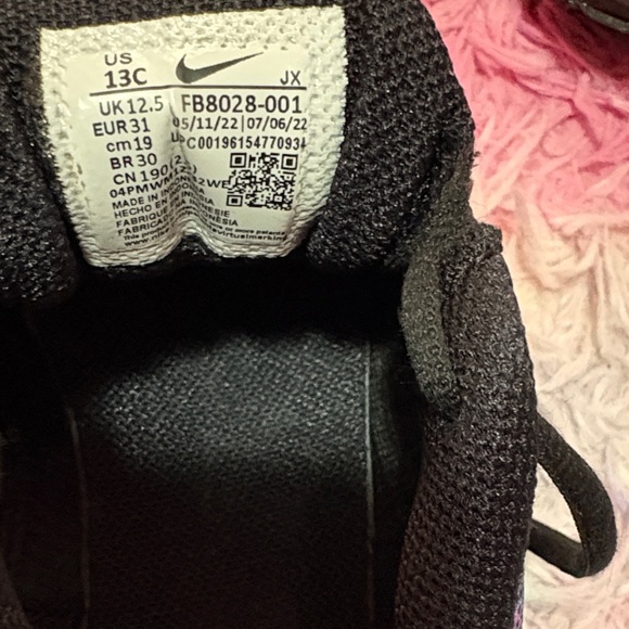 Nike Kids Sneakers - Black and Purple - Picture 2 of 8